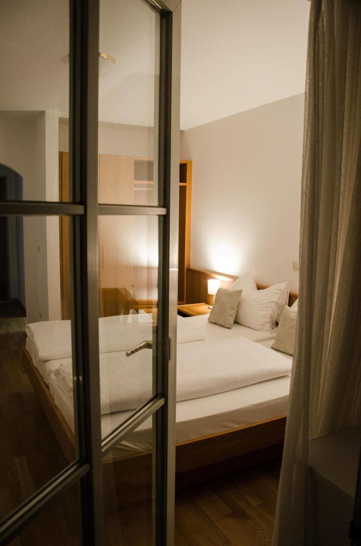 Hotel Blaue Traube Schongau Ngoại thất bức ảnh